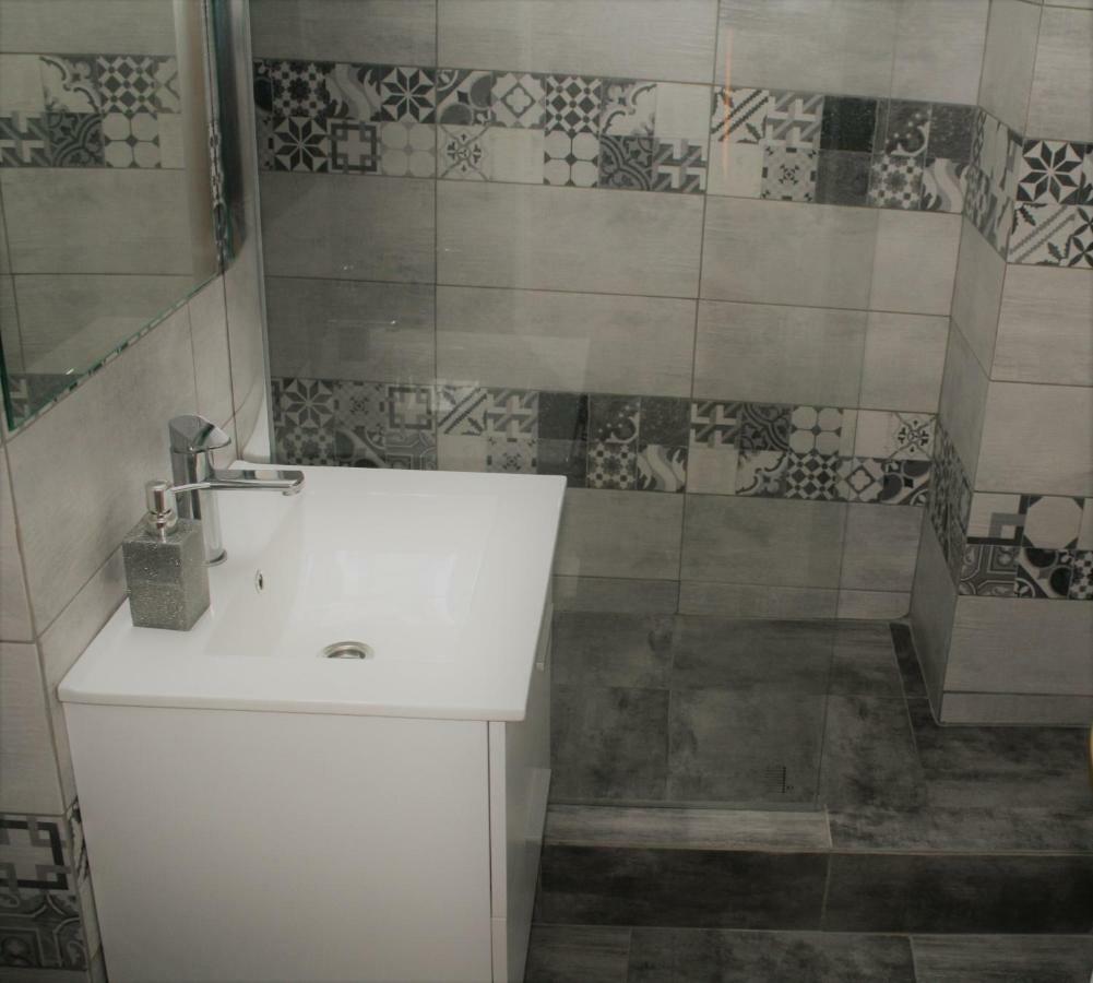 Casa Peterfi - Apartment With 3 Bedrooms And Spacious Living Room Târgu-Mureş Exteriér fotografie