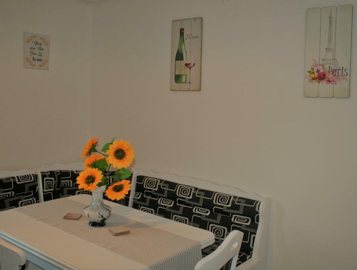 Casa Peterfi - Apartment With 3 Bedrooms And Spacious Living Room Târgu-Mureş Exteriér fotografie